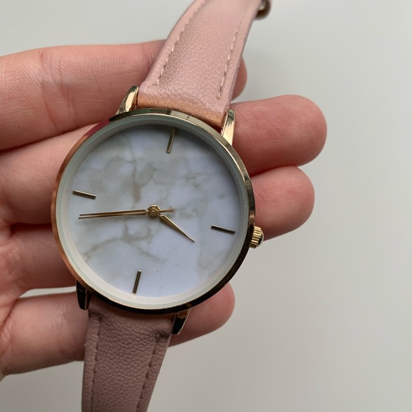 Pink stainless steel accessorie watch - Picture 2 of 3